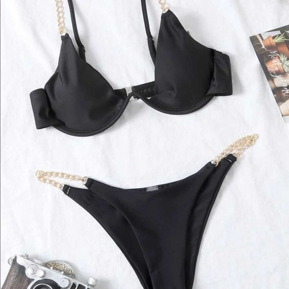 Black bikini with chain accent